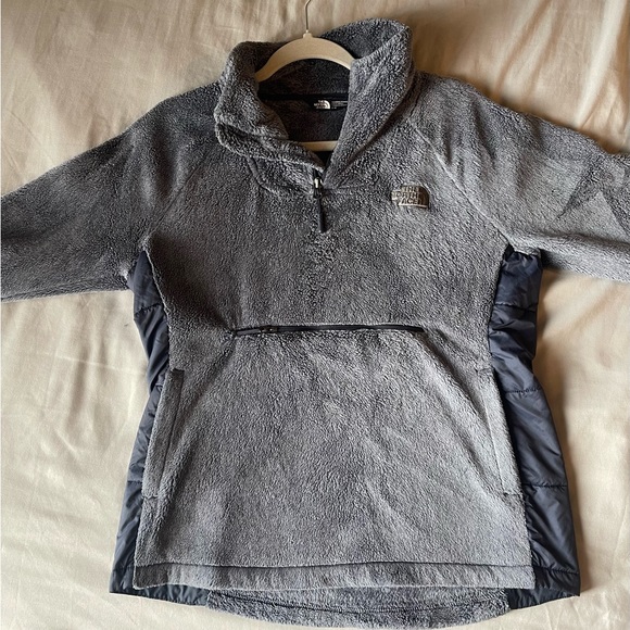 North Face Quarter Zip Fleece Pullover - Picture 2 of 6